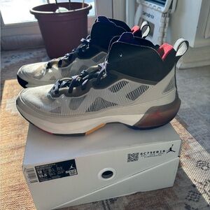 Nike Air Jordan XXXVII | light bone/ fire red-black | men’s 12